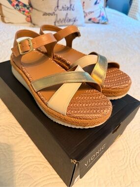 Vionic Mar - Metallic Gold, Cream & Tan Espadrille Platform Sandal